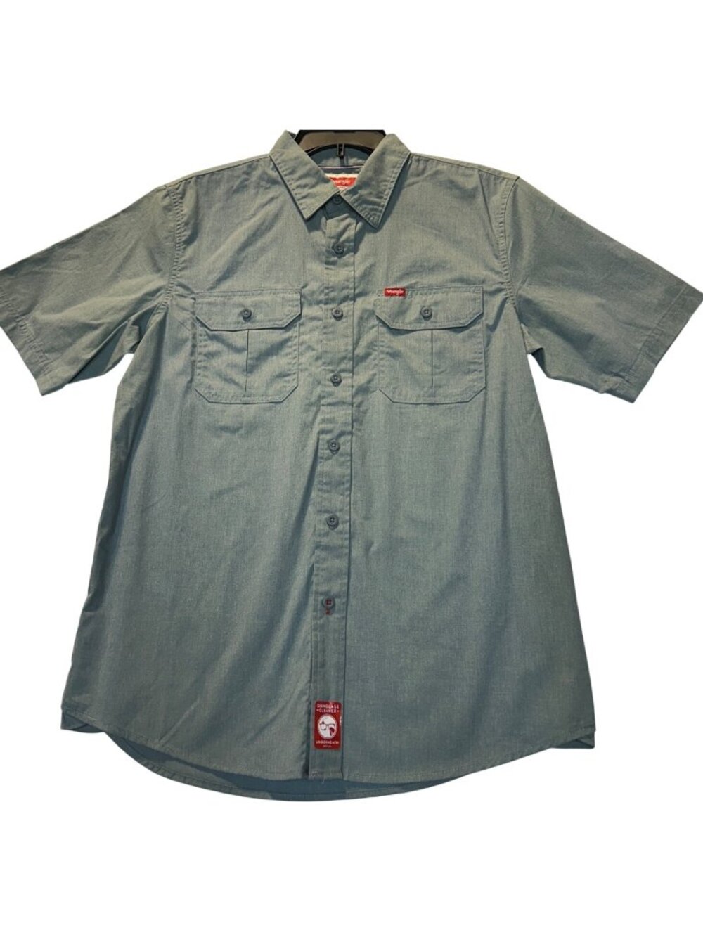 Wrangler Mens Medium Relaxed Fit Utility Shirt With Sunglass Cleaner Tag